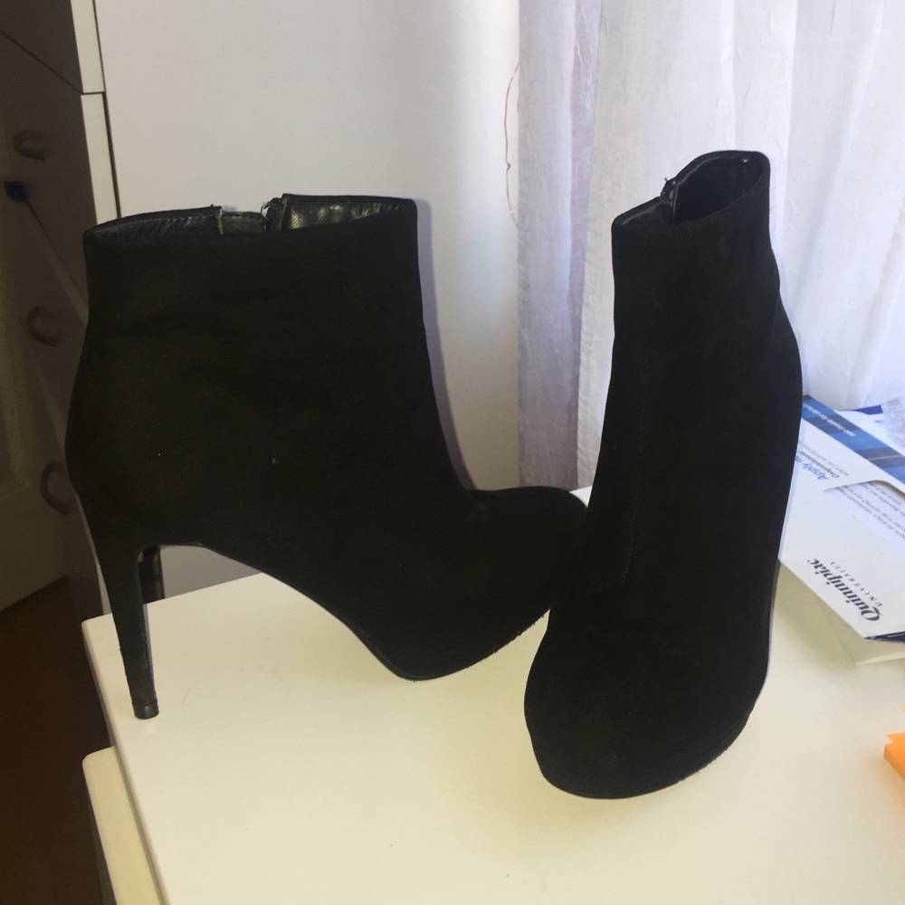 Forever 21 black booties